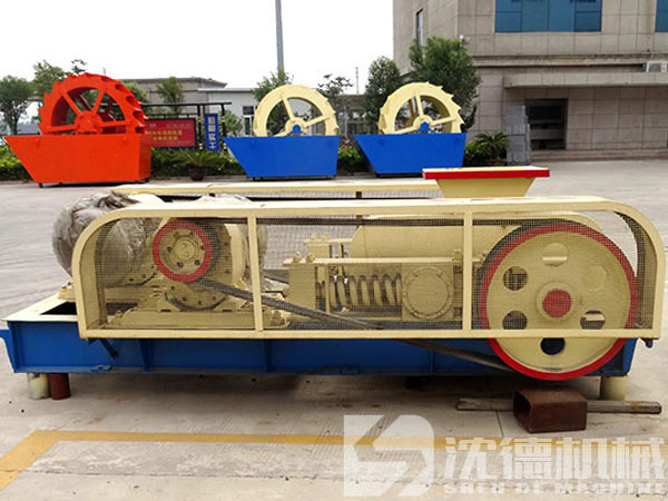 雙對輥破碎機圖片展示