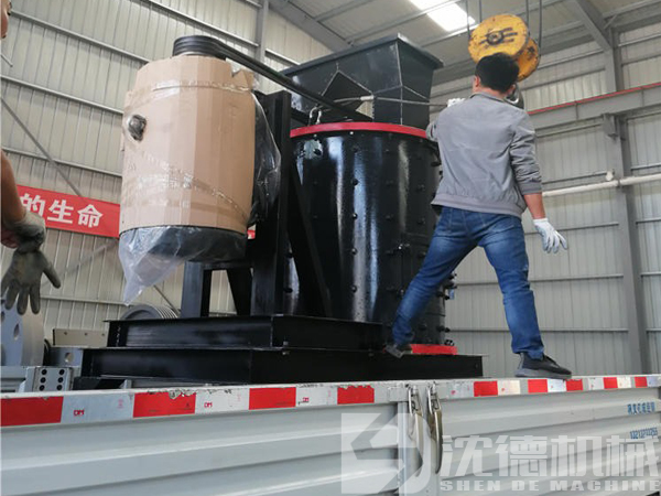 復合破碎機發貨現場