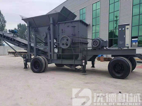 大型移動式破碎機